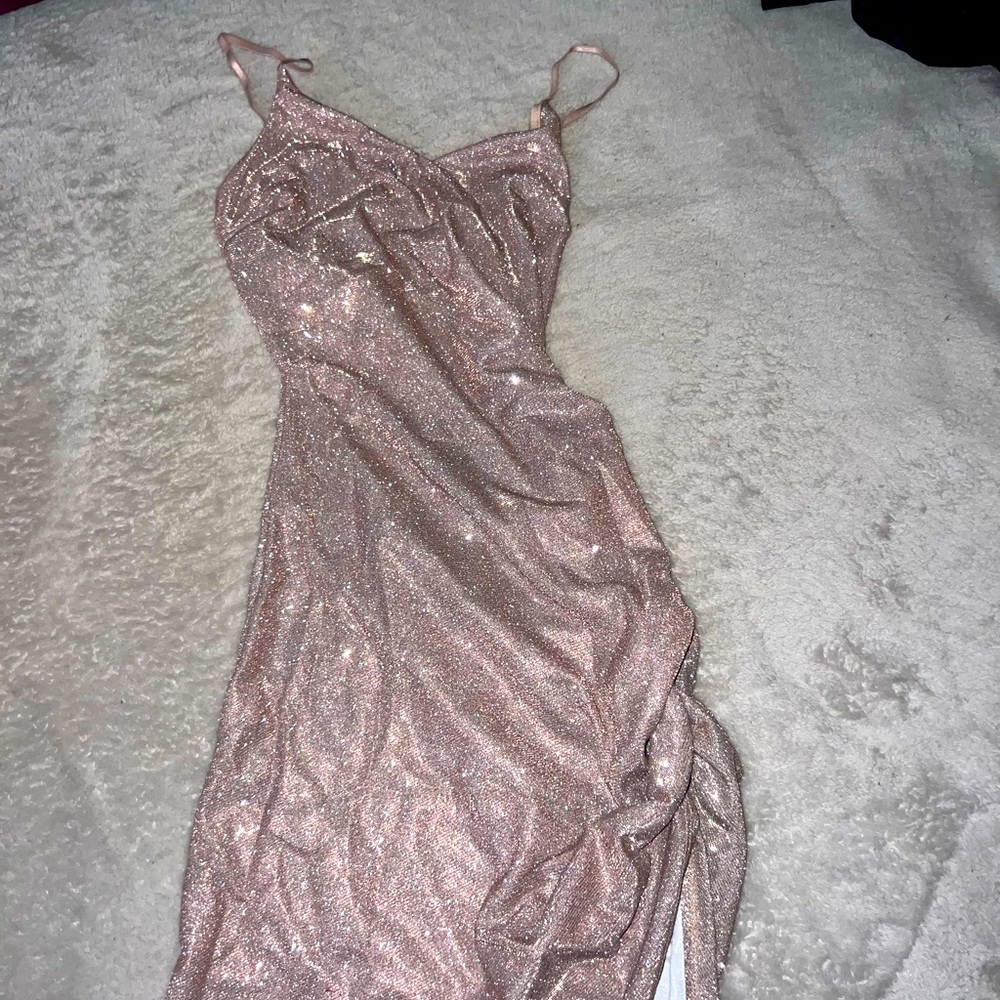 pretty dress!